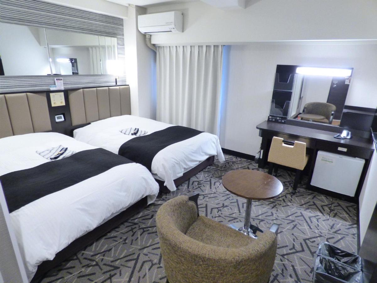 APA Hotel Takamatsu Kawaramachi Bagian luar foto