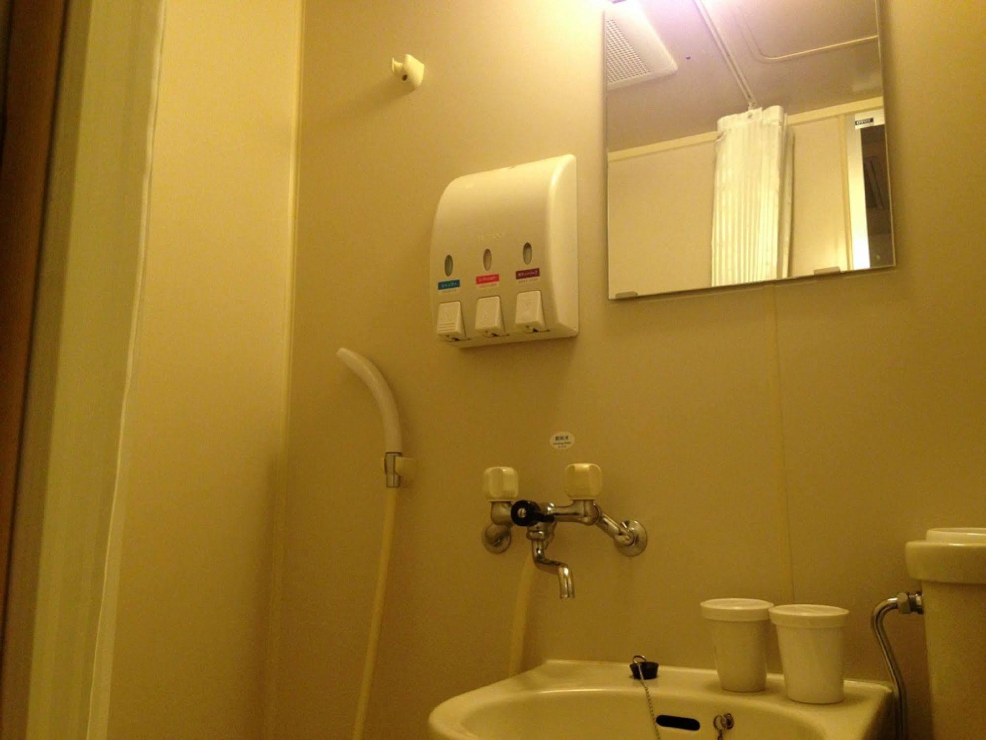 APA Hotel Takamatsu Kawaramachi Bagian luar foto