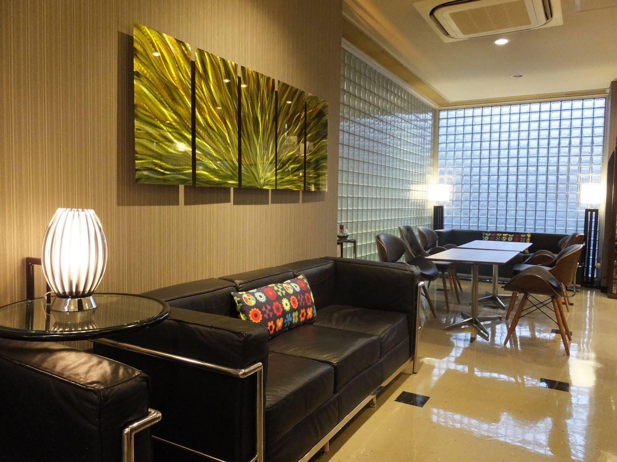 APA Hotel Takamatsu Kawaramachi Bagian luar foto